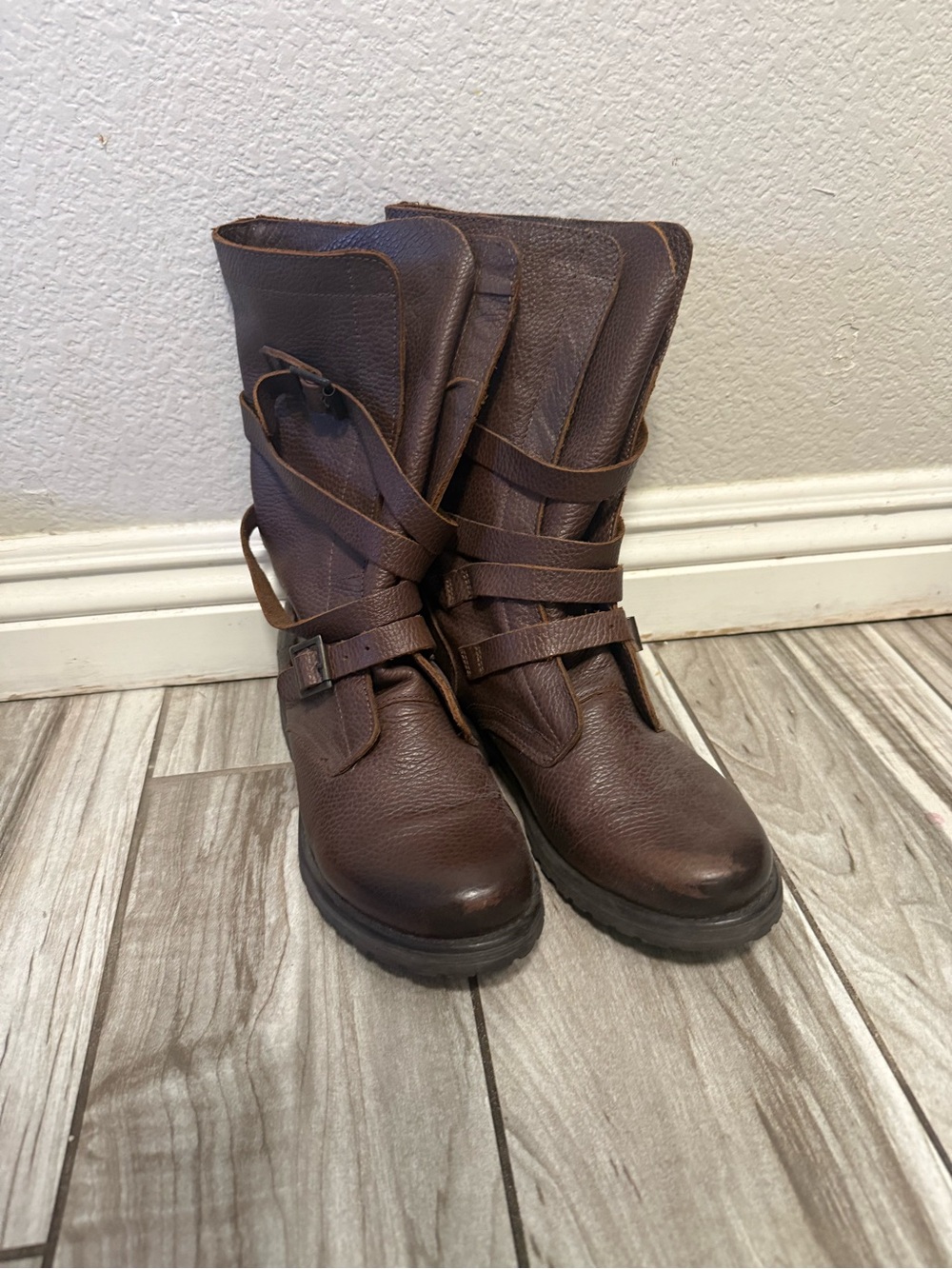 Steve Madden Brown Leather Buckle Strap Boots